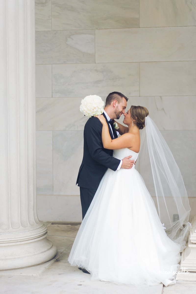 Albright_Knox_Wedding_Photos_0030