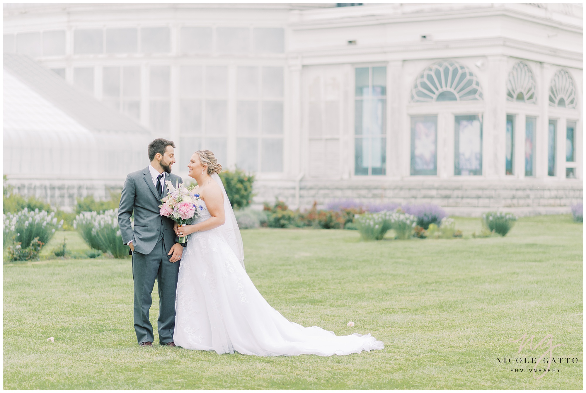 wedding_at_buffalo_botanical_gardens_0023.jpg wedding_at_buffalo_botanical_gardens_0023.jpg